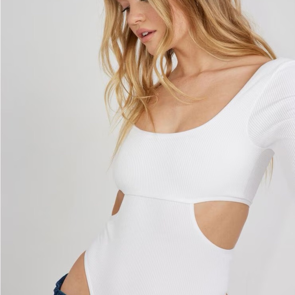 Garage Seamless Cut Out Long Sleeve Bodysuit (White)